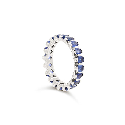 Anello Eternity con zaffiri