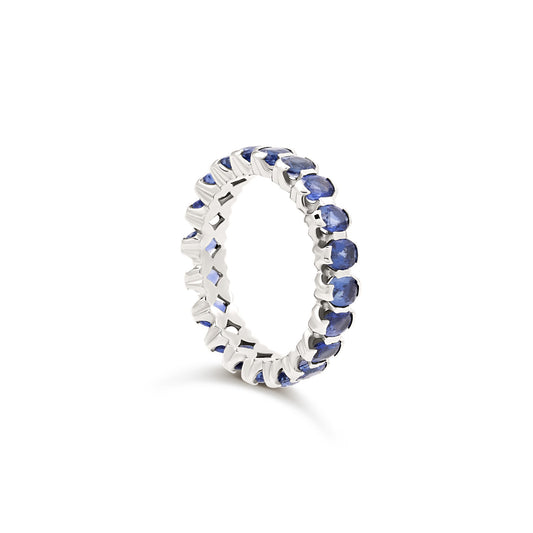 Anello Eternity con zaffiri