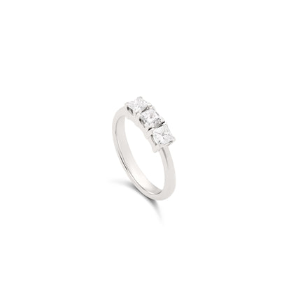 Anello Trilogy con diamanti